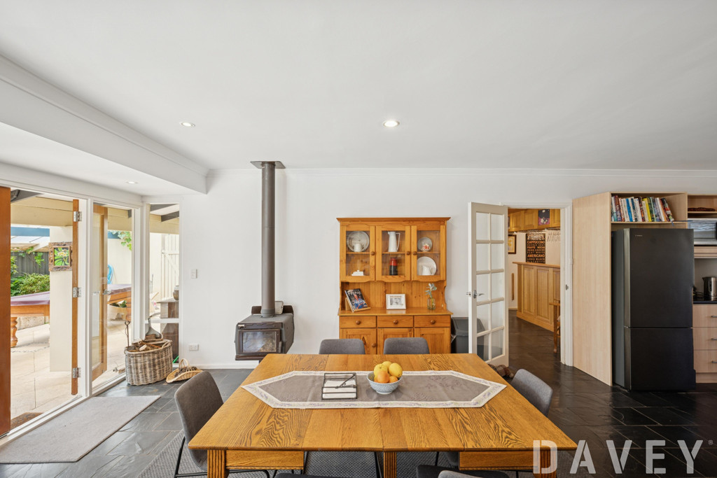 42 Myaree Way, Duncraig - Thumbnail 2