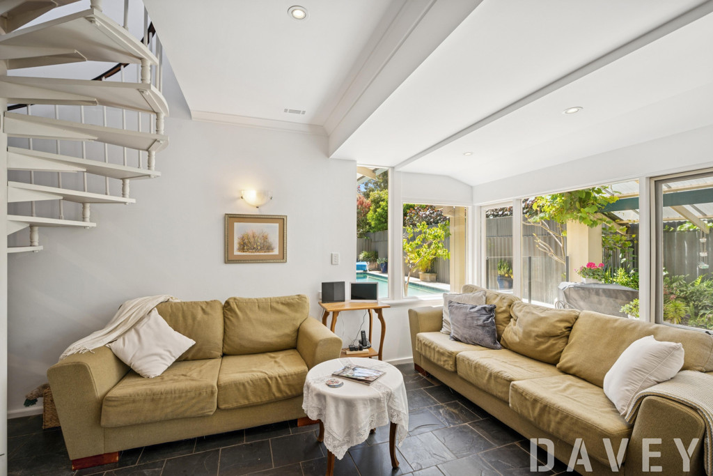 42 Myaree Way, Duncraig - Thumbnail 3