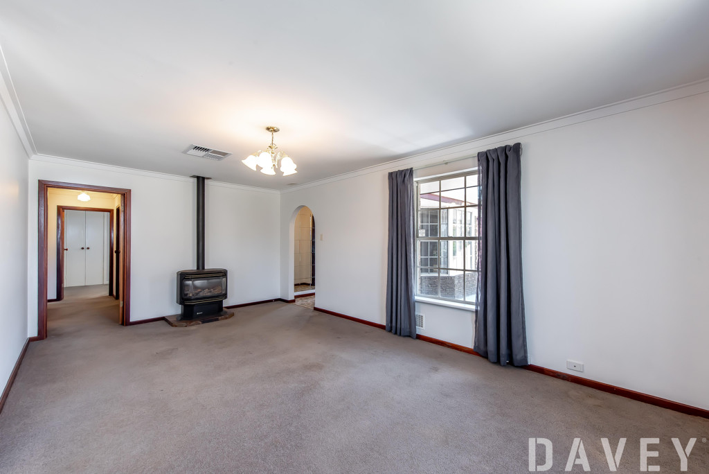 33 Garnkirk Road, Greenwood - Thumbnail 2