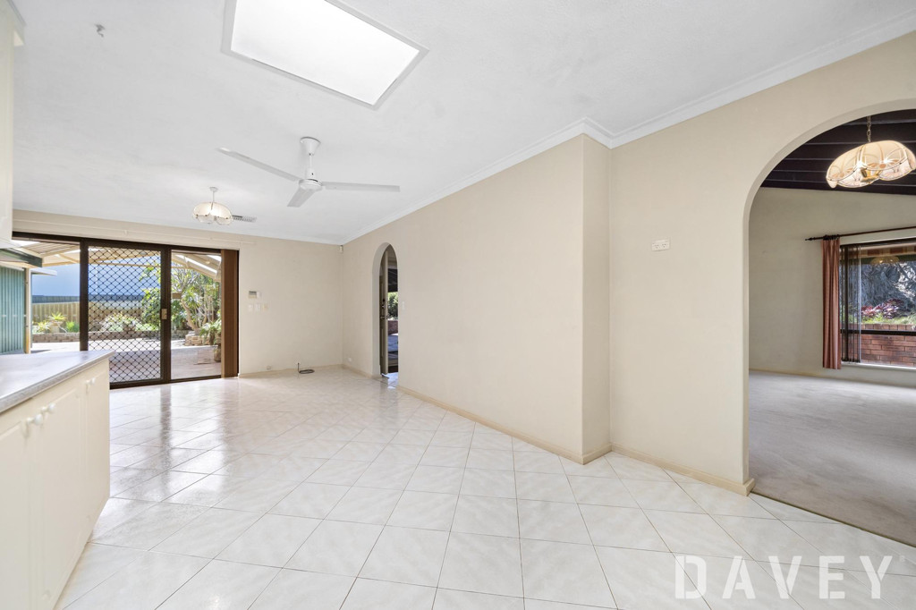 1 Ballidon Crescent, Carine - Thumbnail 7