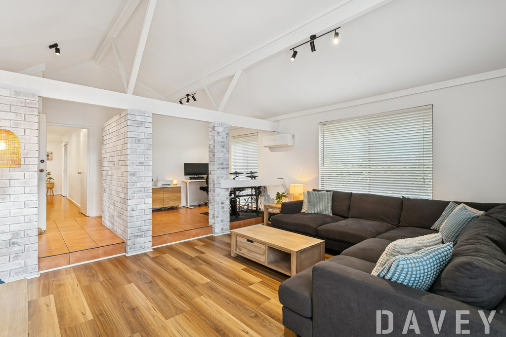 32 Bracadale Avenue, Duncraig - Thumbnail 2