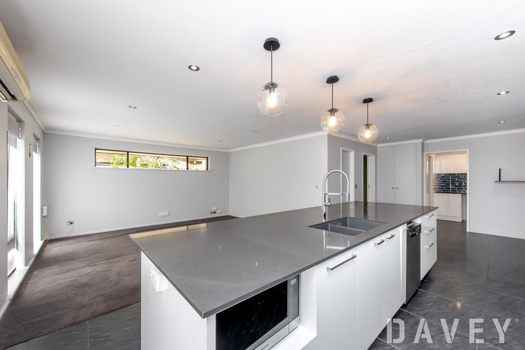 22 Leichhardt Avenue, Padbury - Thumbnail 2