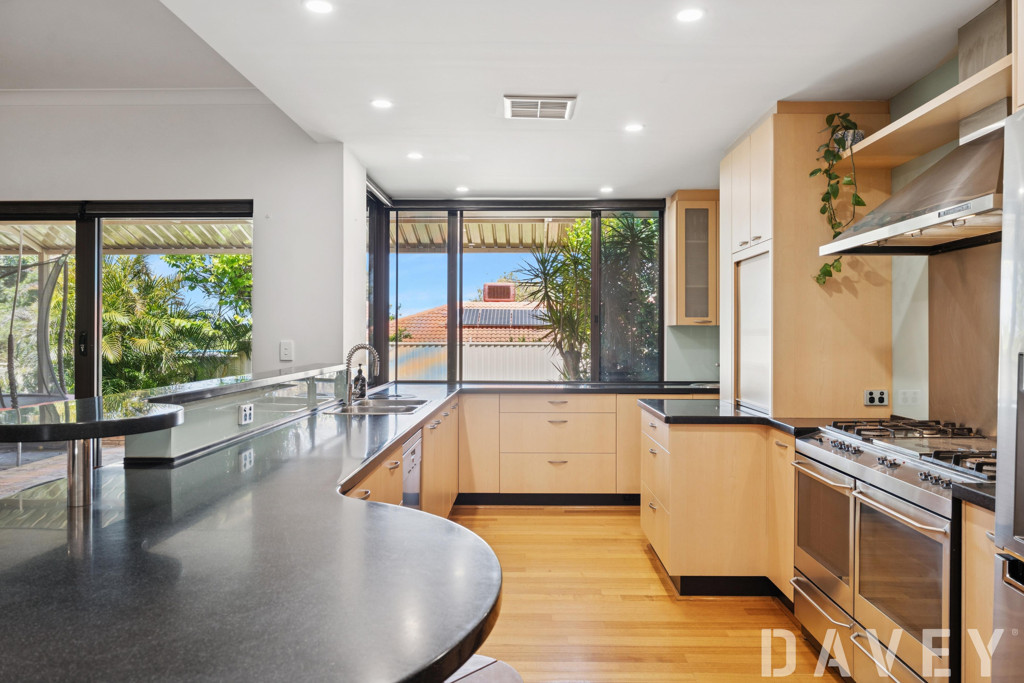 31 Ferncroft Way, Kingsley - Thumbnail 4