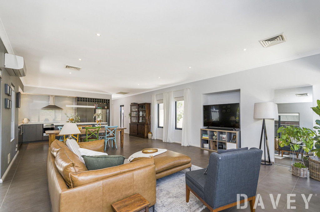23 Cromer Way, North Beach - Thumbnail 8