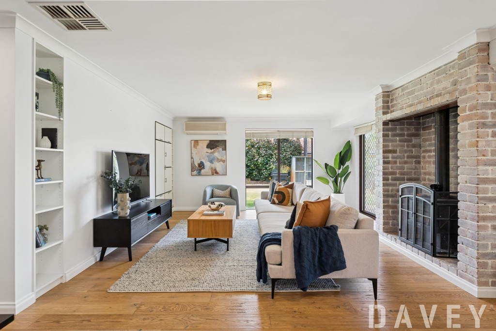 15 Hailwood Court, Kingsley - Thumbnail 2