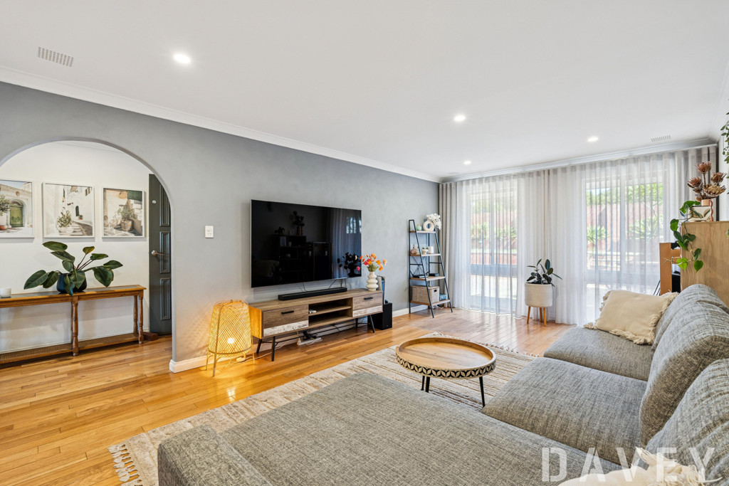40 Blackall Drive, Greenwood - Thumbnail 2