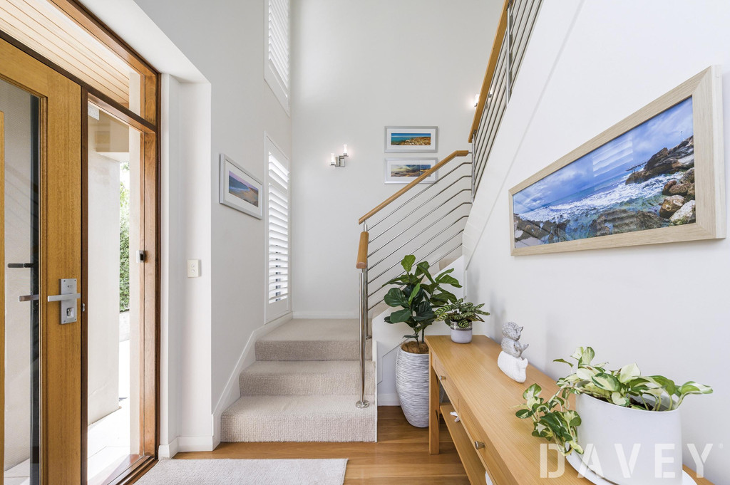 52 Ada Street, Watermans Bay - Thumbnail 2