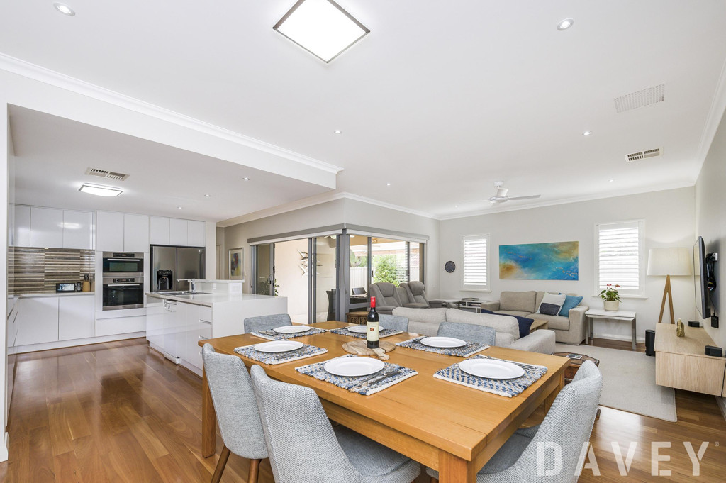 52 Ada Street, Watermans Bay - Thumbnail 5