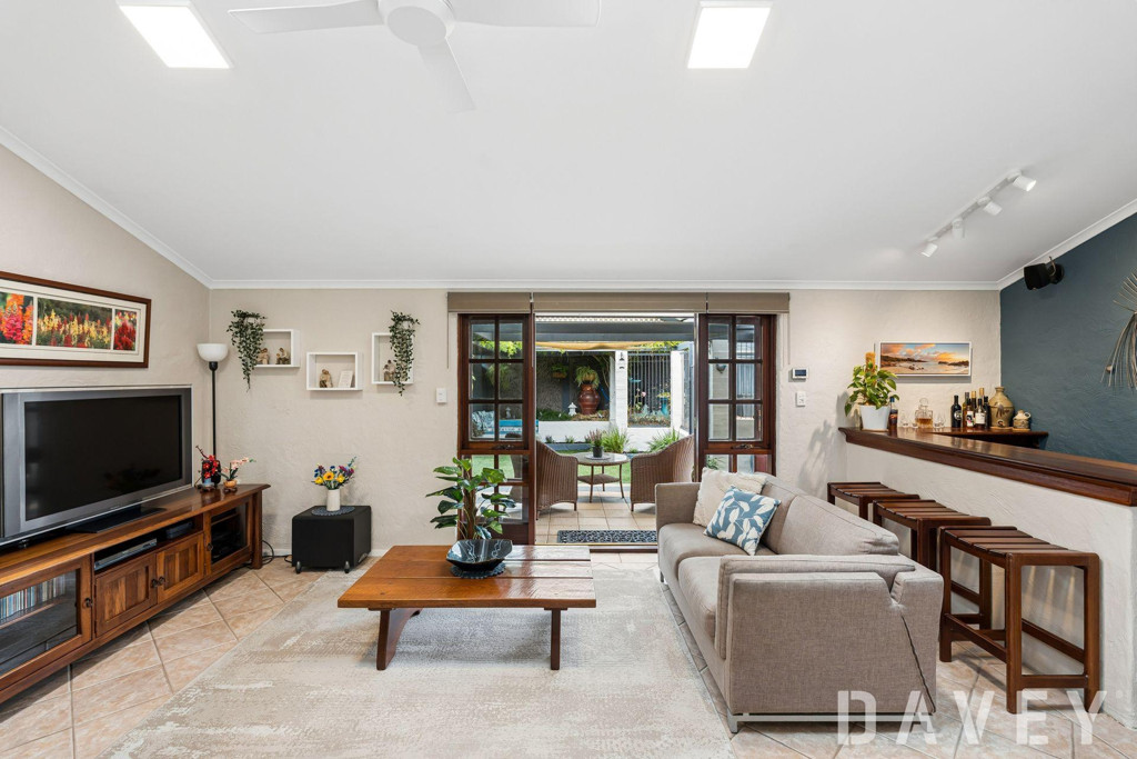 8 Illawong Way, Kingsley - Thumbnail 4