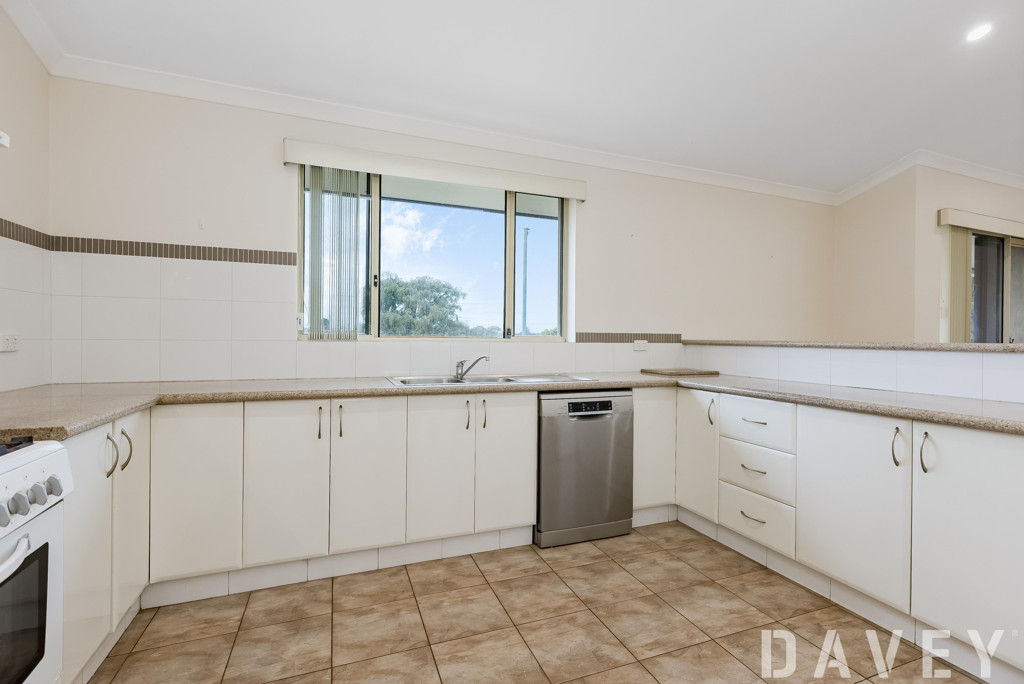 24 Kennedy Way, Padbury - Thumbnail 8