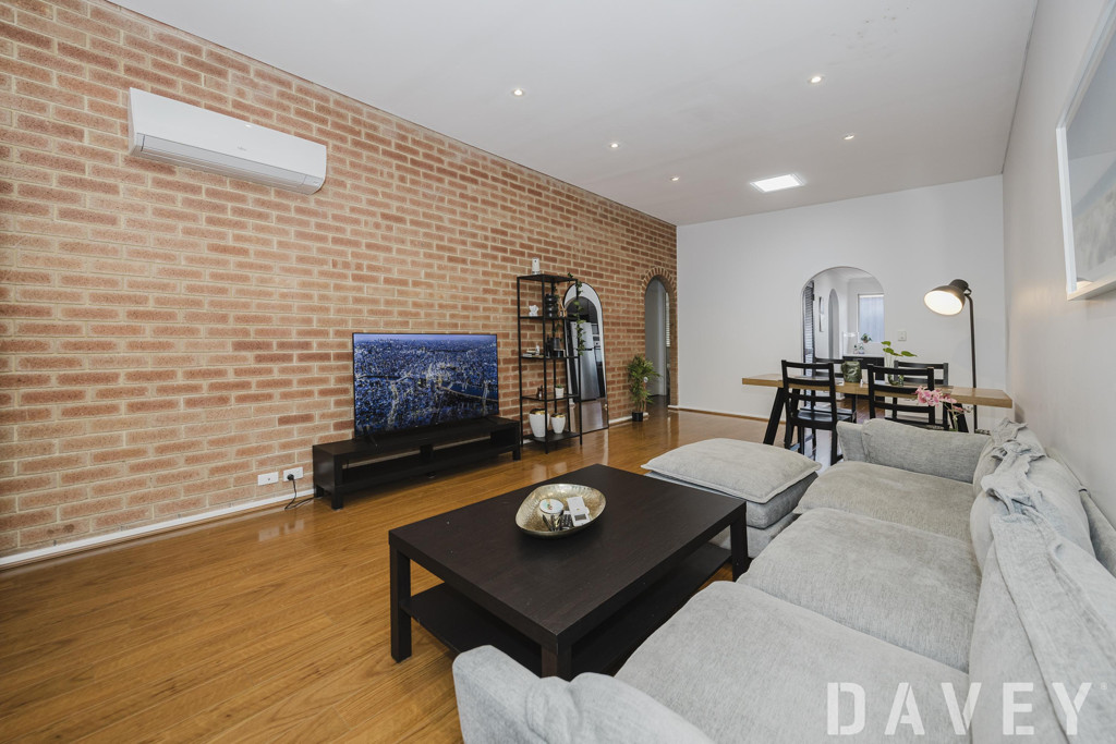 2/10 Dover Road, Scarborough - Thumbnail 2