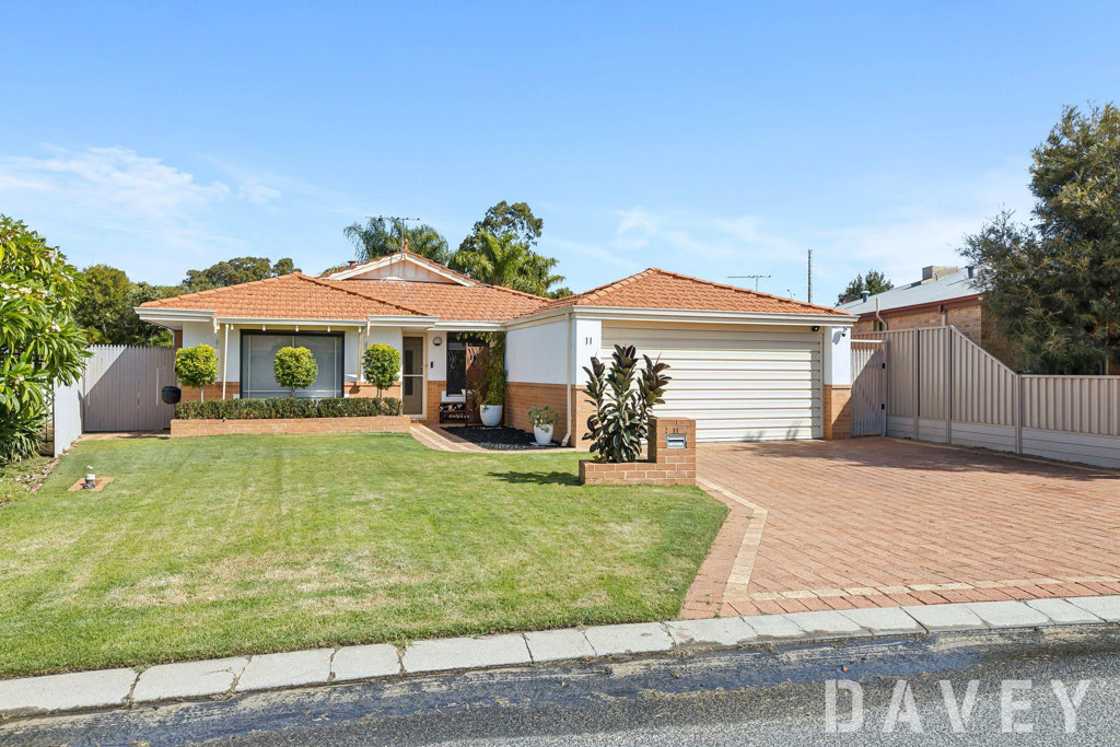 11 Iandra Loop, Carramar - Image 1