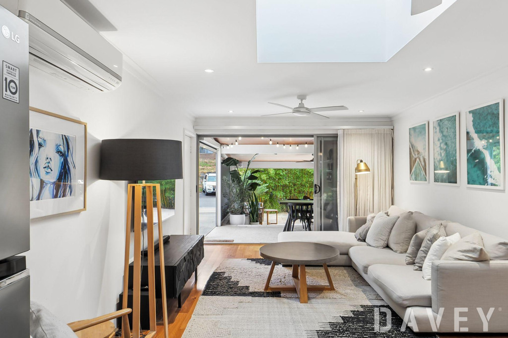 7B Andrew Street, Scarborough - Image 1