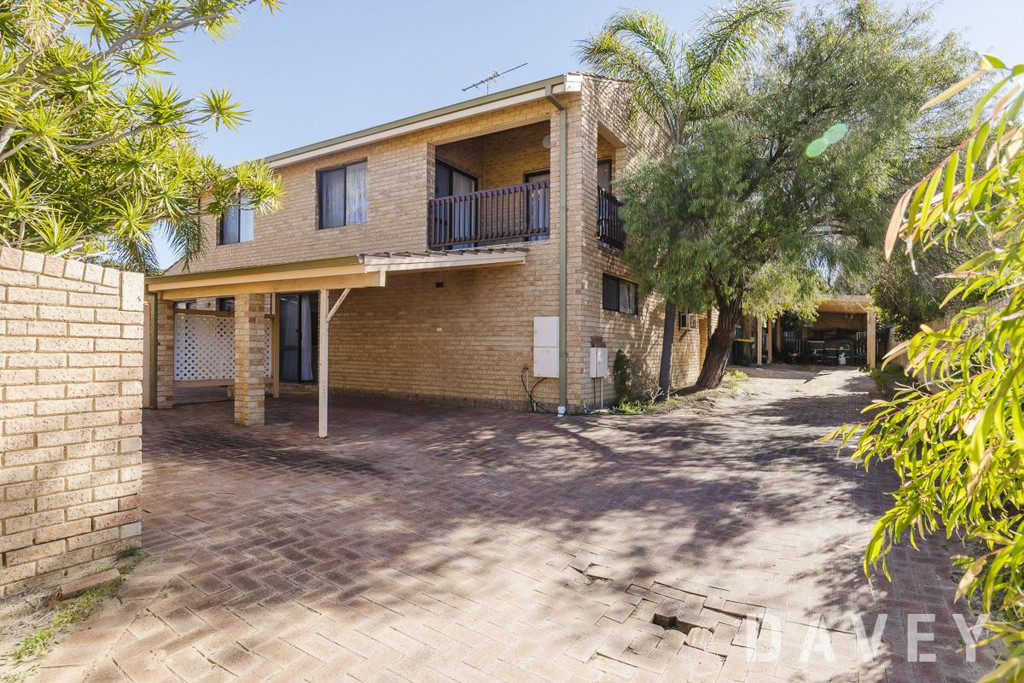 2/22 Ewen Street, Scarborough - Image 1