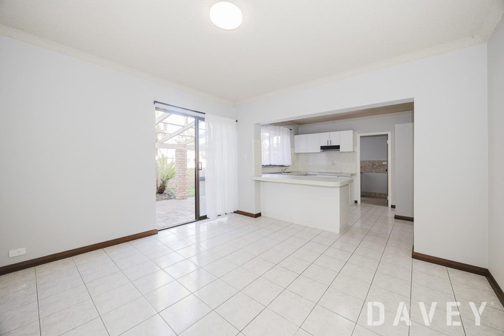 2/22 Ewen Street, Scarborough - Thumbnail 3