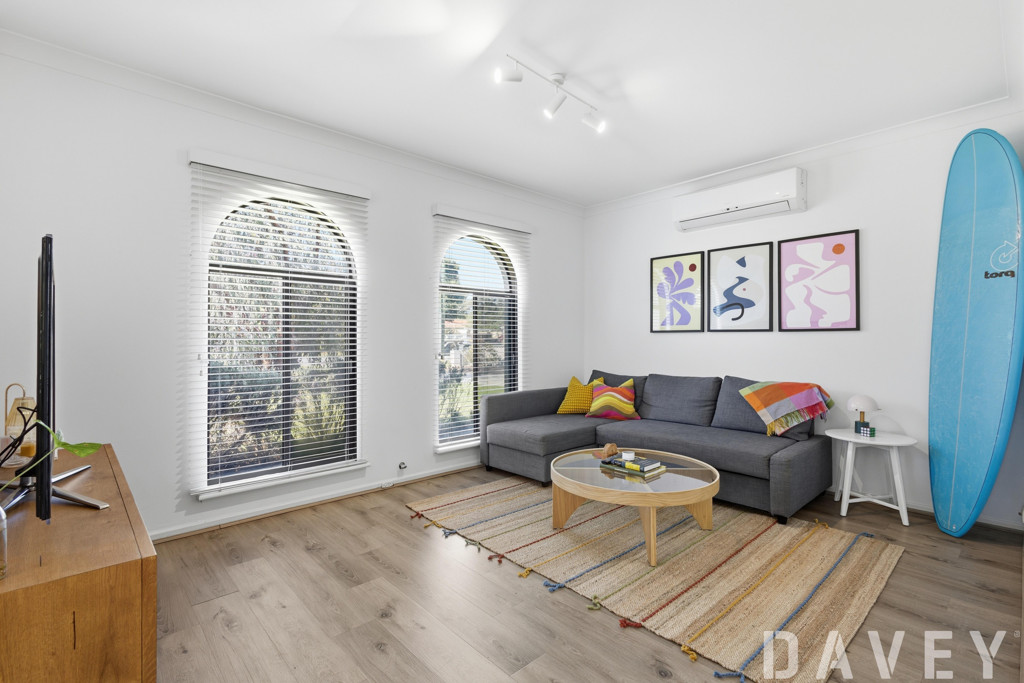 52 Stanton Crescent, Greenwood - Thumbnail 2