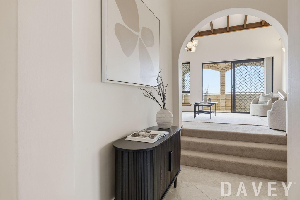 18 Luccombe Way, Karrinyup - Thumbnail 3