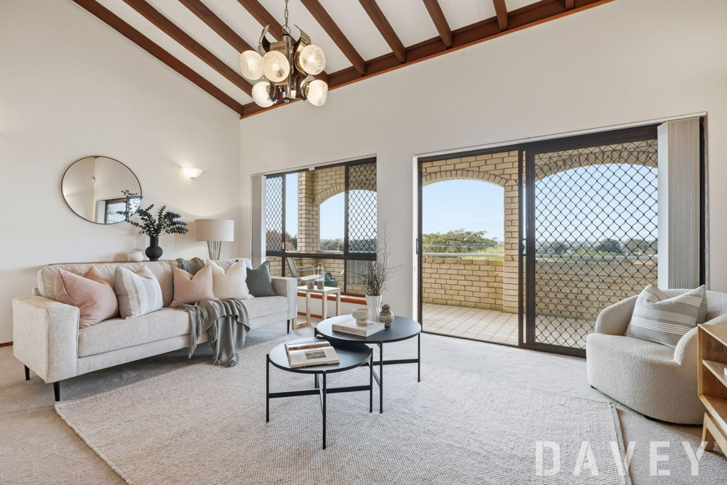 18 Luccombe Way, Karrinyup - Thumbnail 4