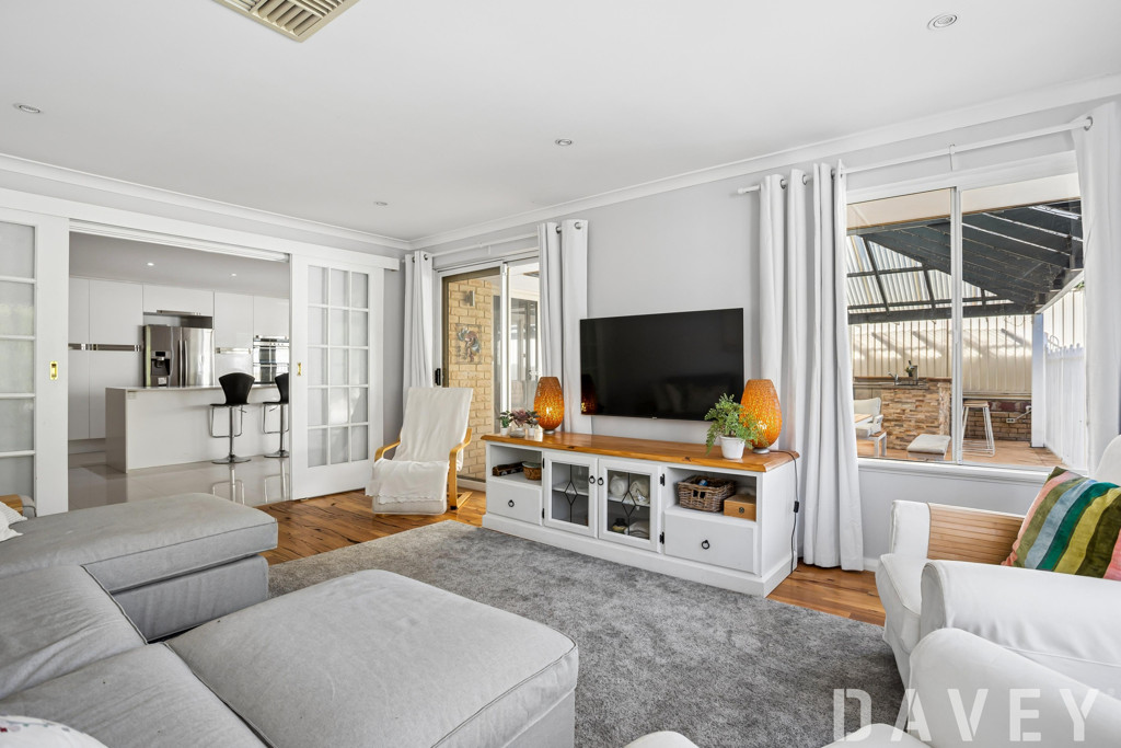 14 Wilmore Close, Woodvale - Thumbnail 3