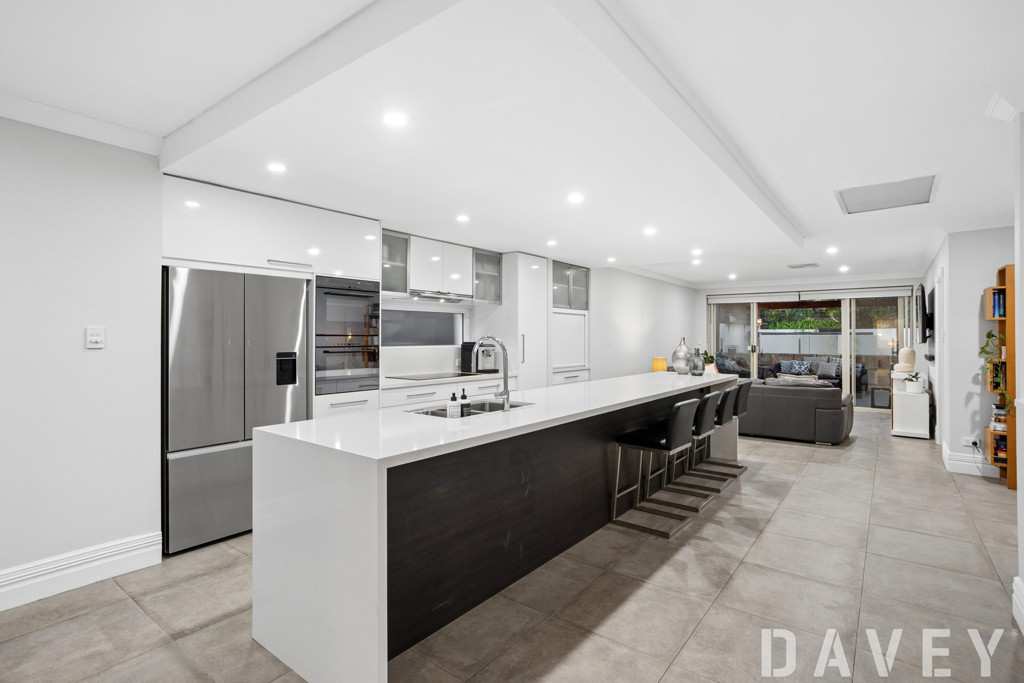 9 Yagoona Street, Duncraig - Image 1
