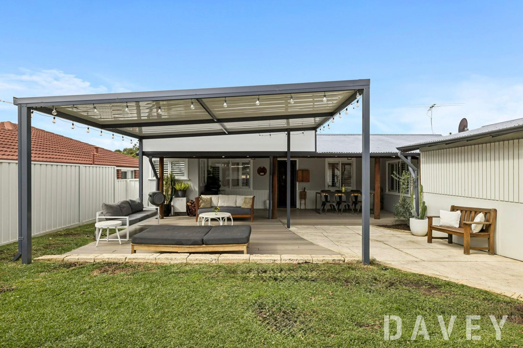202 Ravenscar Street, Doubleview - Image 1