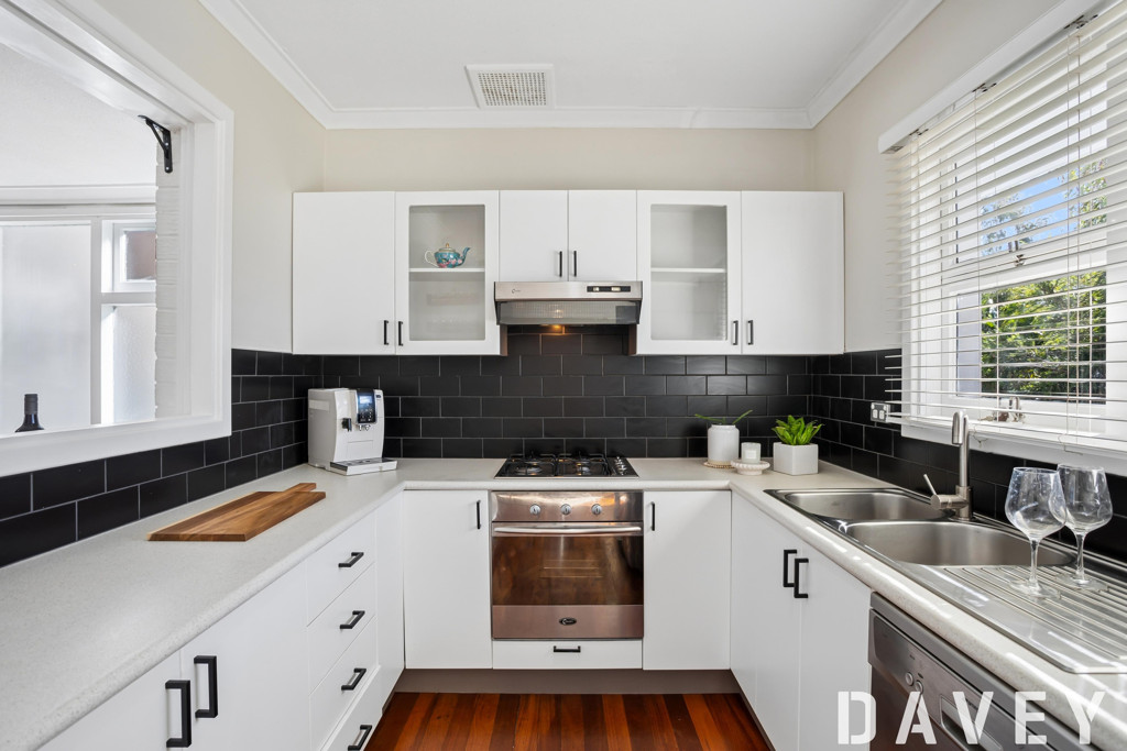 9 Wandoo Road, Duncraig - Thumbnail 2