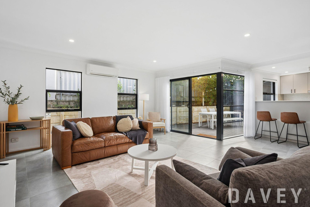 3/6 Nautilus Crescent, Scarborough - Thumbnail 2