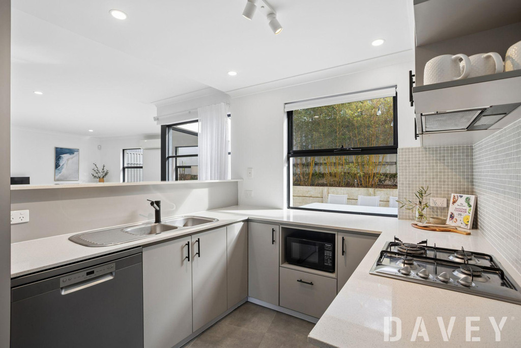 3/6 Nautilus Crescent, Scarborough - Thumbnail 3