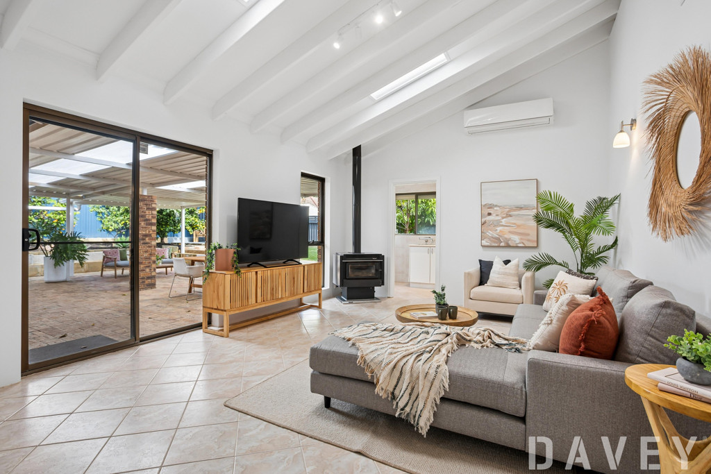7 Adenmore Way, Kingsley - Thumbnail 2