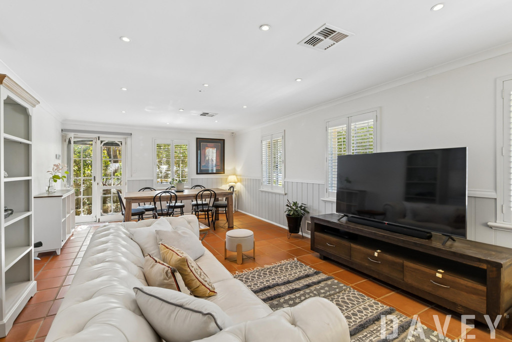 352 Erindale Road, Warwick - Image 1