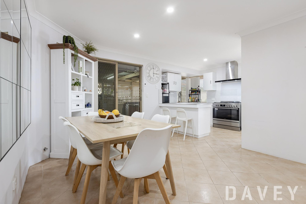 74 Highclere Boulevard, Marangaroo - Thumbnail 2