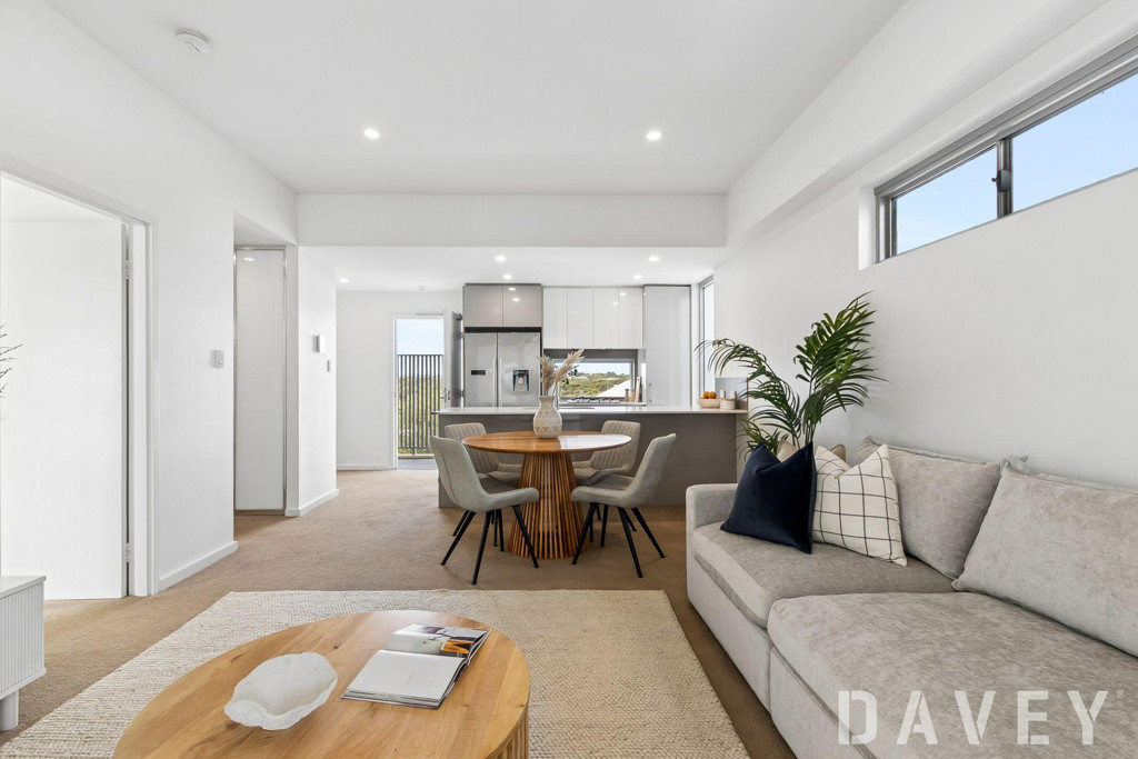 3/24 Lawley Street, North Beach - Image 1