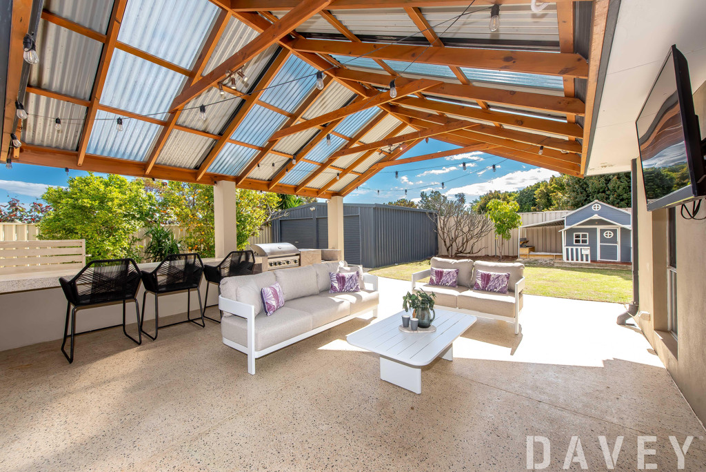 11 Gregory Avenue, Padbury - Image 1