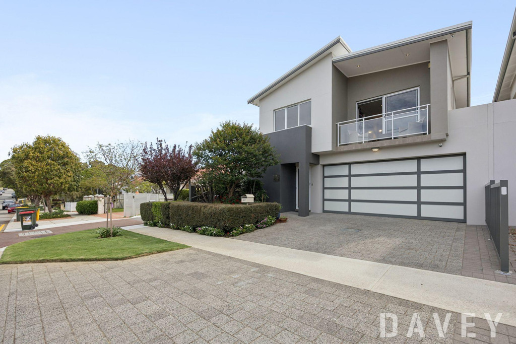 237 Ravenscar Street, Doubleview - Image 1