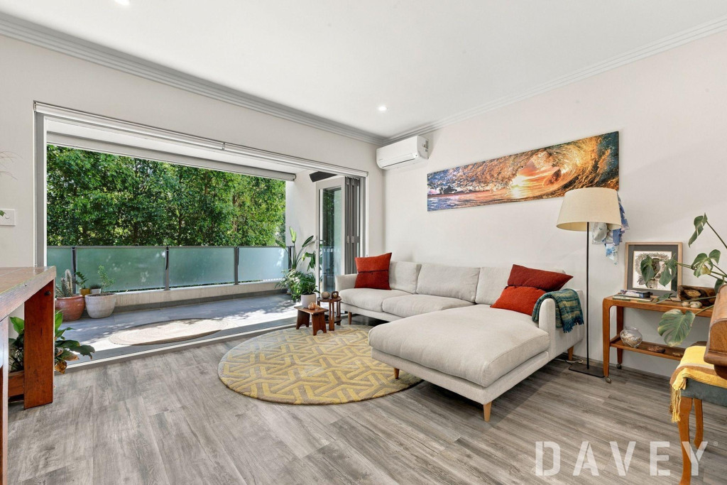 6/141 Herbert Street, Doubleview - Image 1
