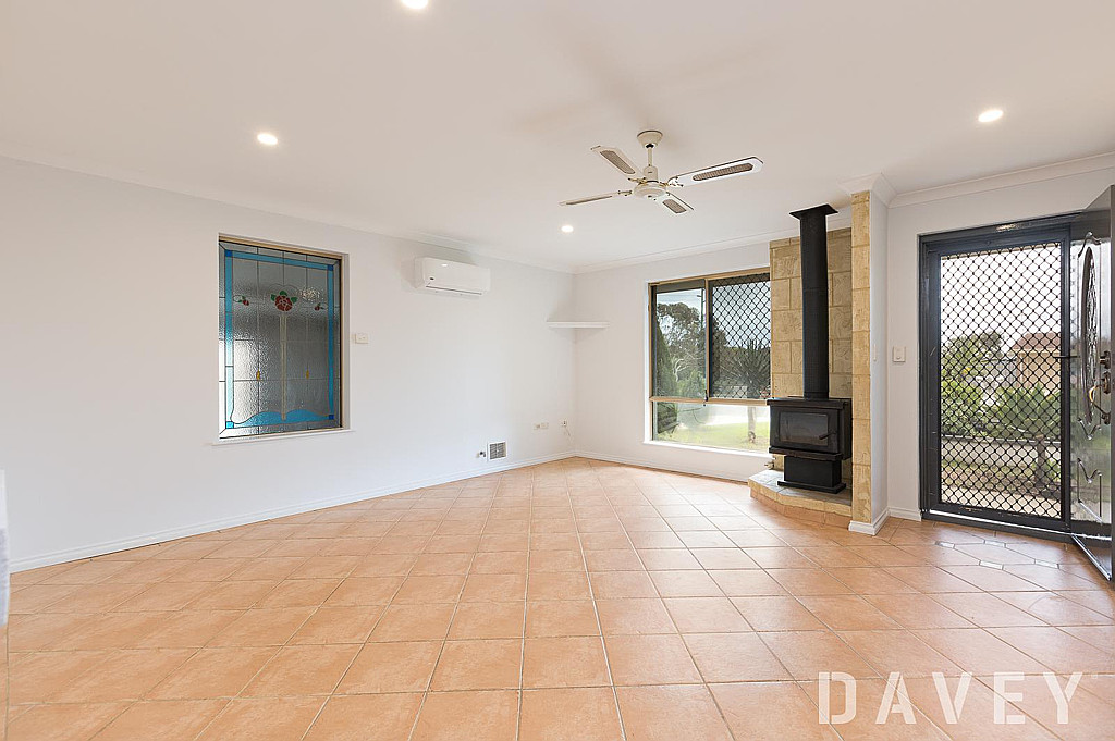 35 Bonneville Way, Joondalup - Thumbnail 2