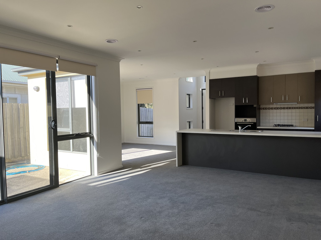 4/3 McNabb Avenue, Geelong West Property for Rent Compton Green