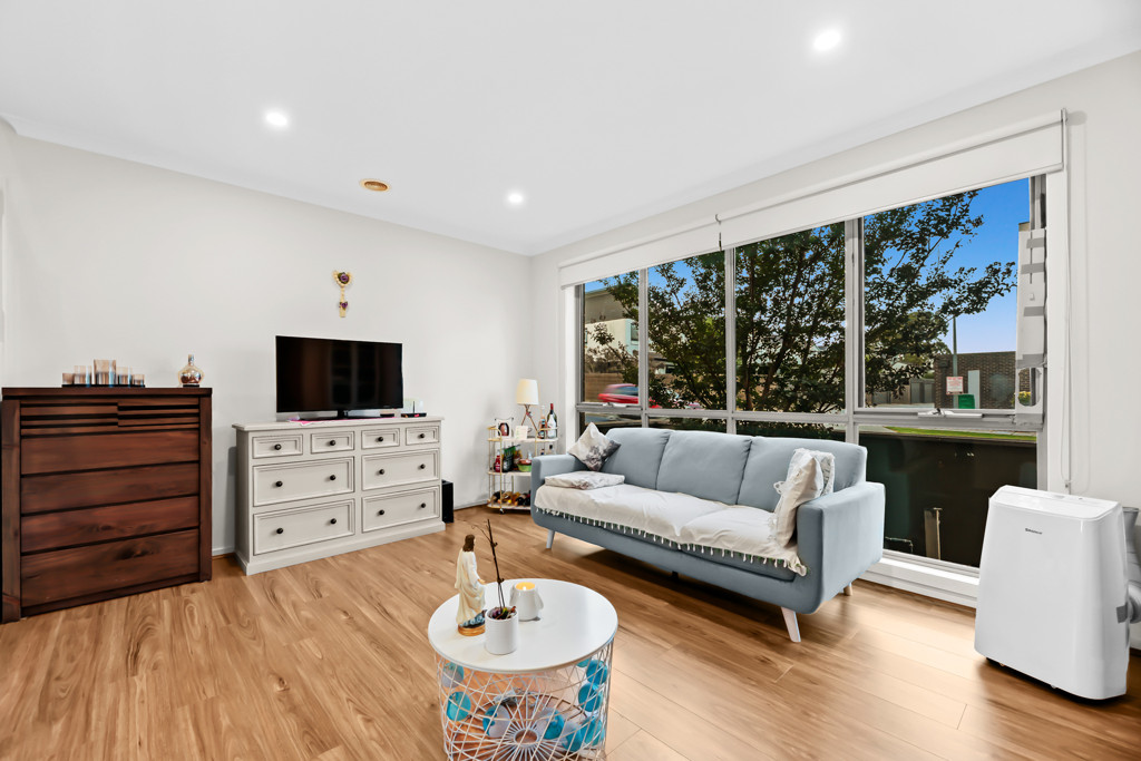 4 Braddon Way, Lynbrook - Thumbnail 3