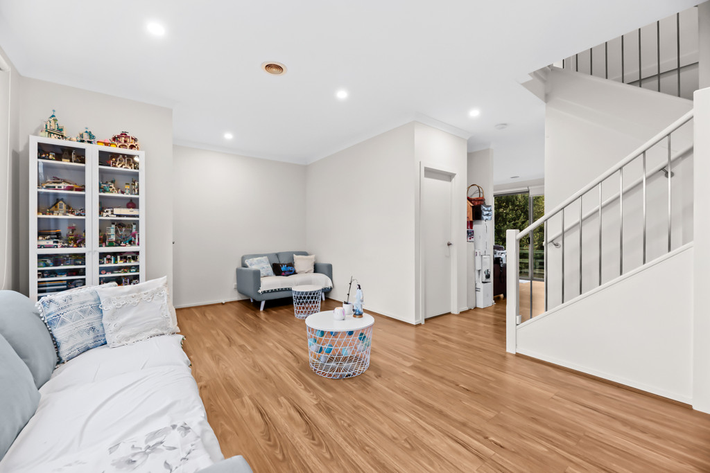 4 Braddon Way, Lynbrook - Thumbnail 4