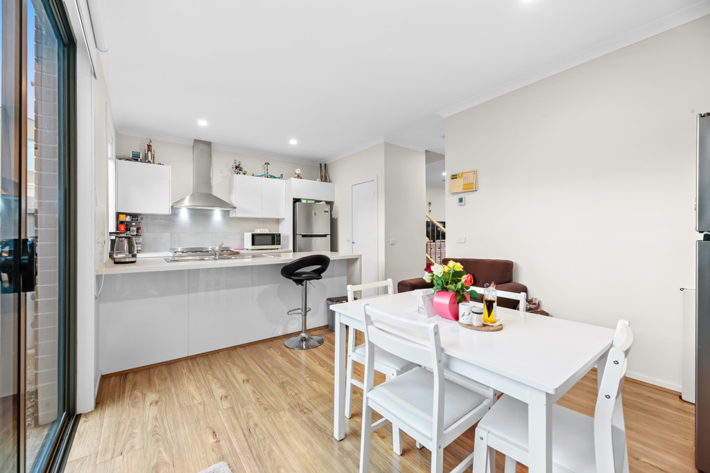 4 Braddon Way, Lynbrook - Thumbnail 6