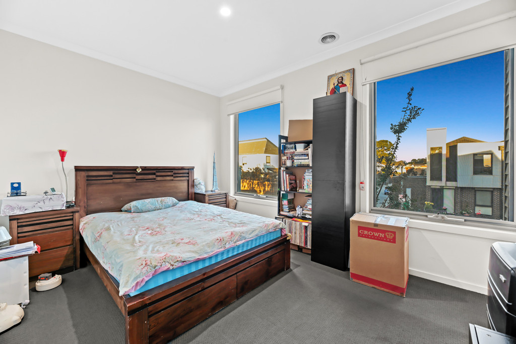 4 Braddon Way, Lynbrook - Thumbnail 8
