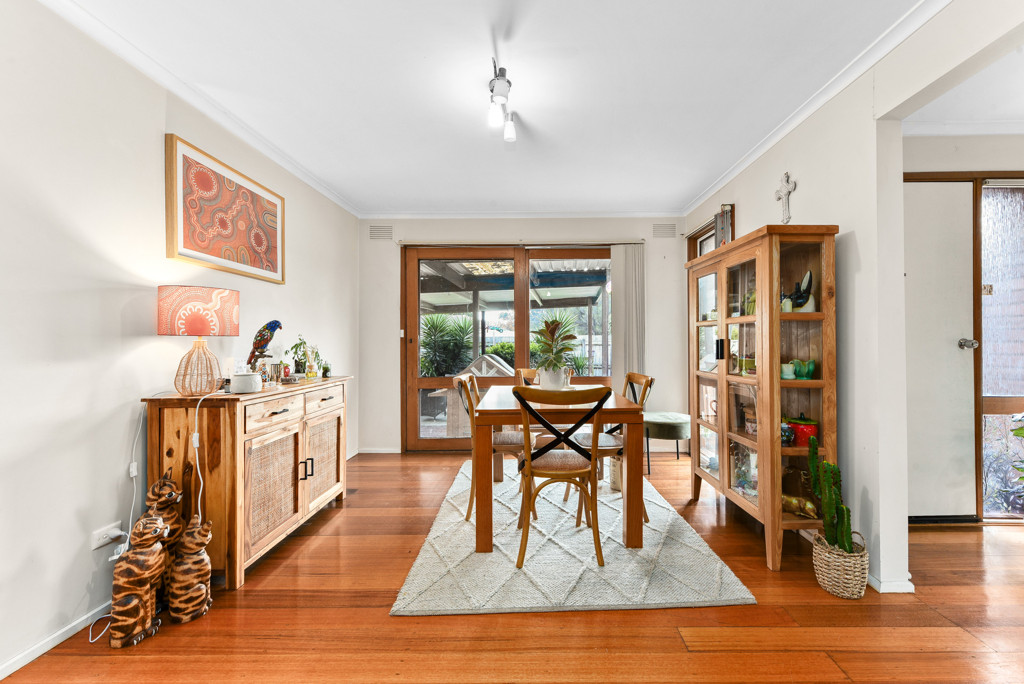 8 Eyre Court, Cranbourne North - Thumbnail 5