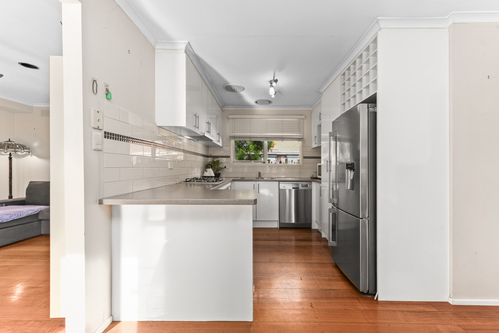 8 Eyre Court, Cranbourne North - Thumbnail 8
