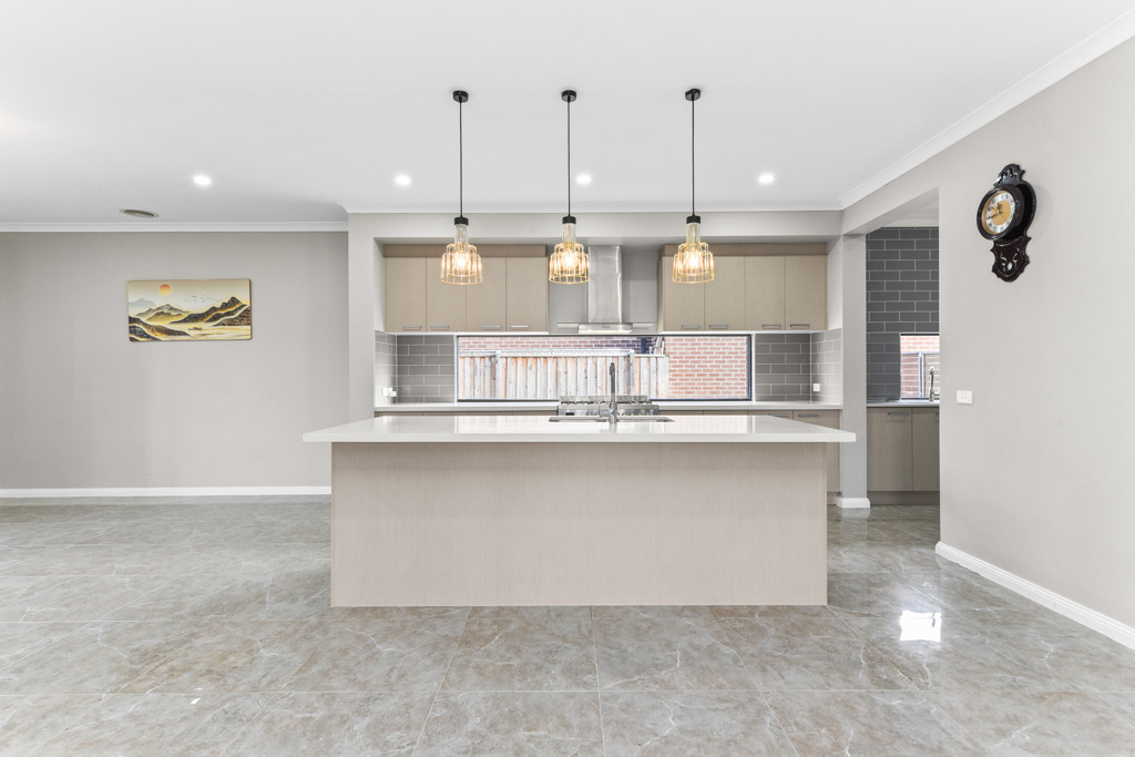 22 Leafy Circuit, Cranbourne East - Thumbnail 3