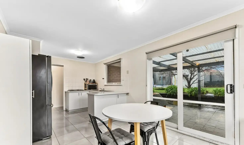 16 Plateau Crescent, Hampton Park - Thumbnail 4