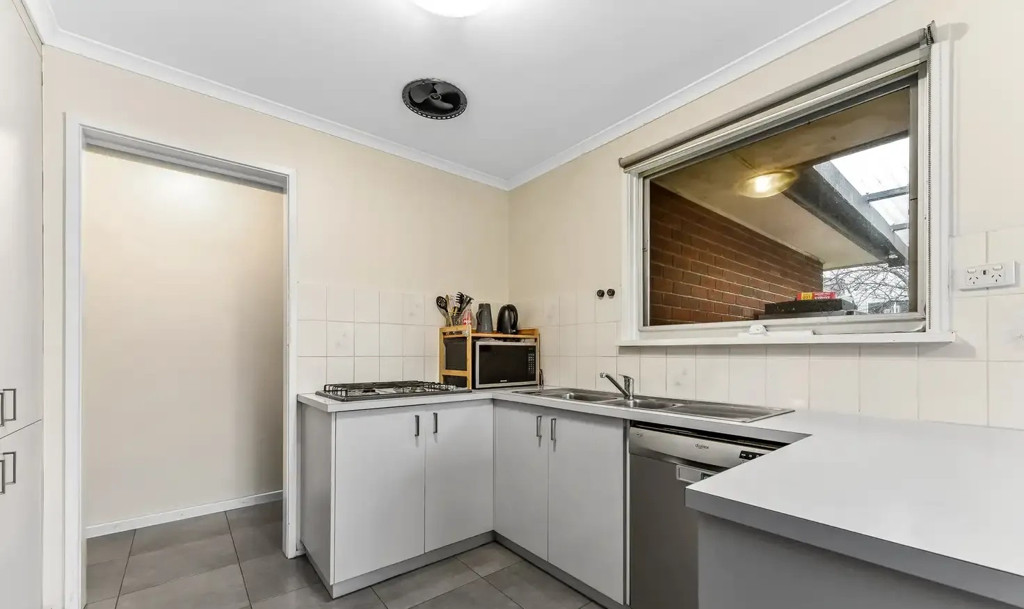 16 Plateau Crescent, Hampton Park - Thumbnail 8