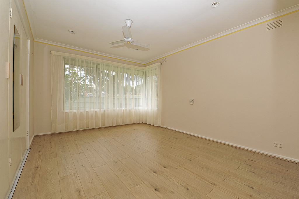 12 Magid Avenue, Wheelers Hill - Thumbnail 4