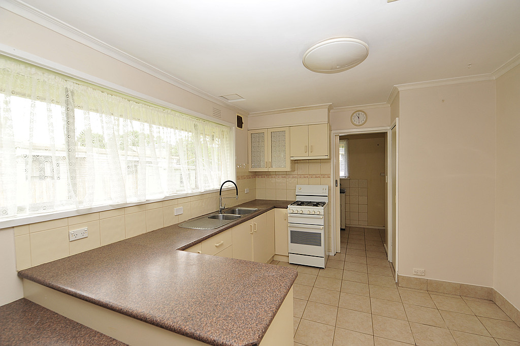 12 Magid Avenue, Wheelers Hill - Thumbnail 8