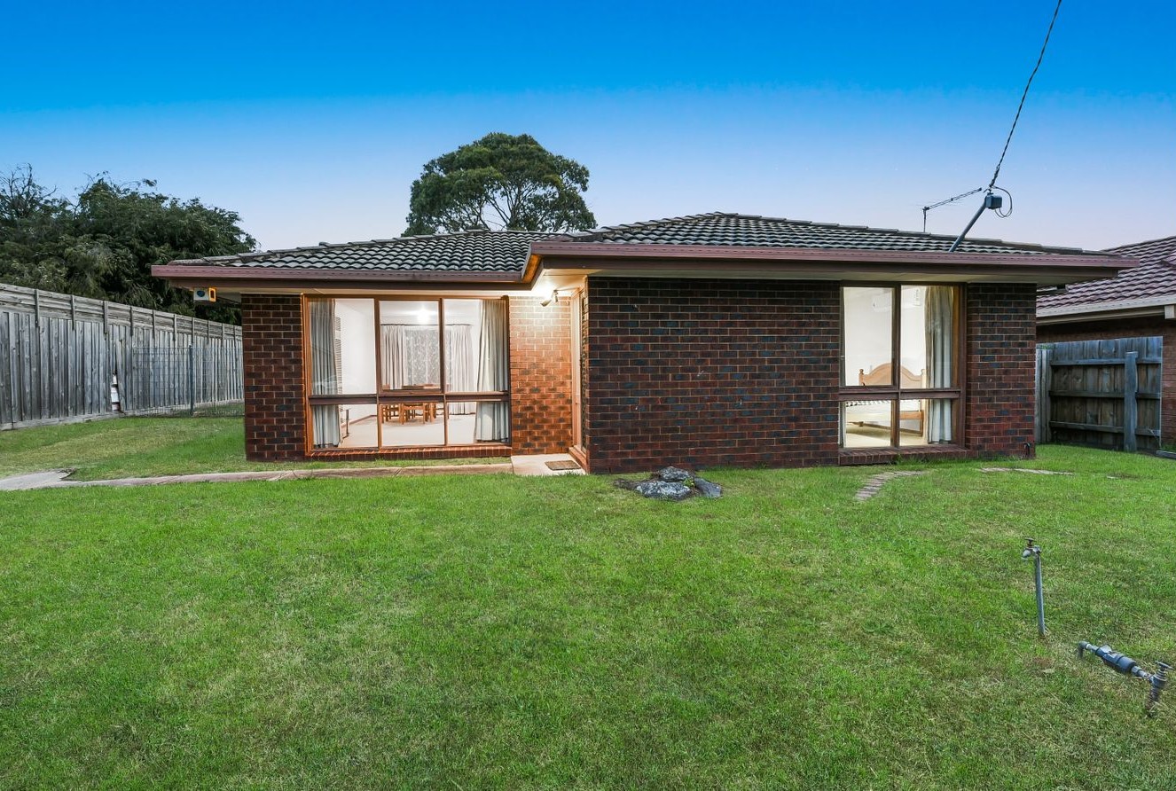 https://propertyphotos.vaultre.com.au/2099/18591333__1613014032-22434-main.jpg