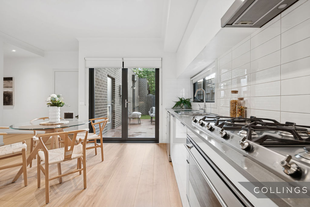 2/11 Poplar Crescent, Bellfield VIC